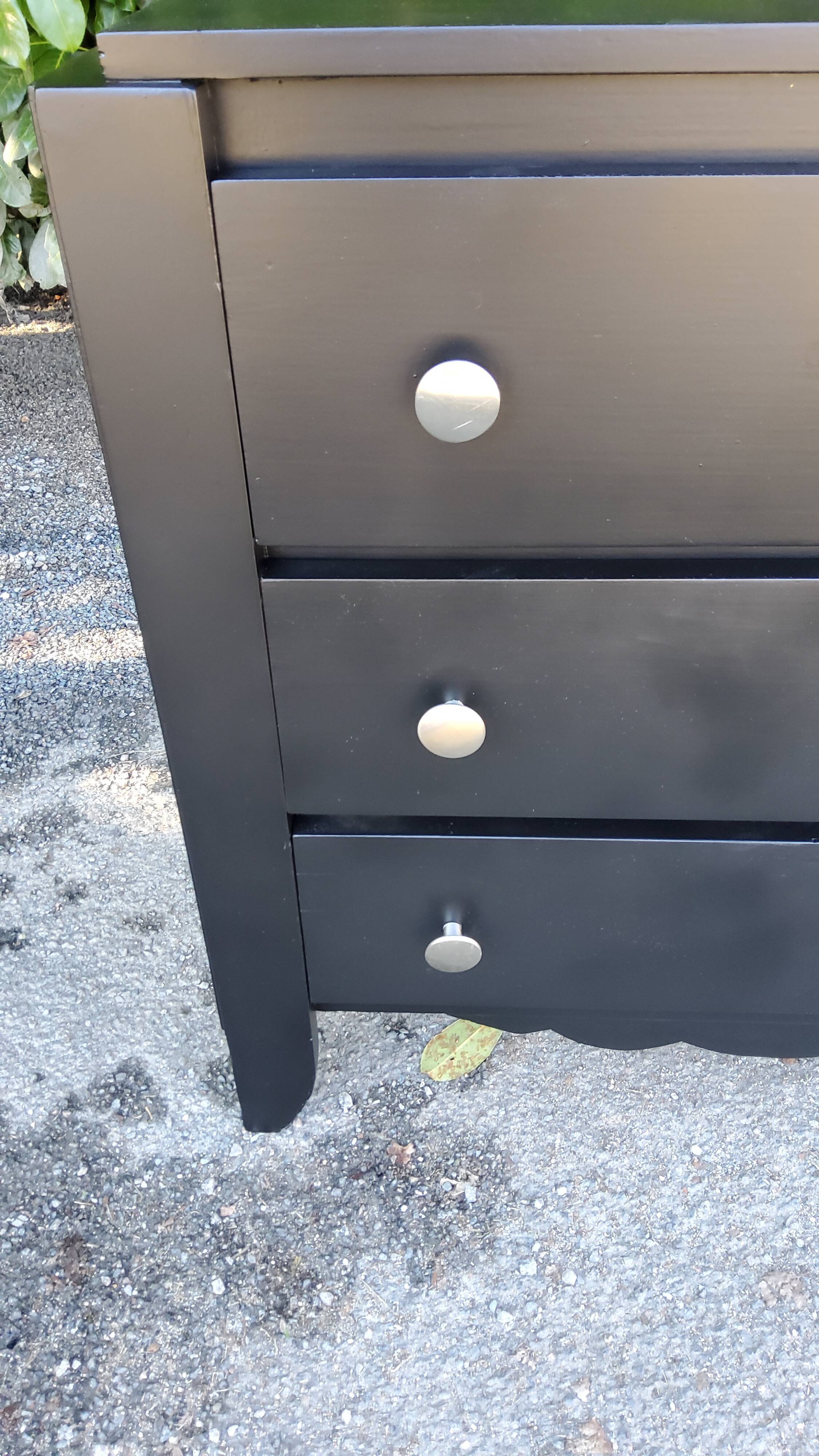 Chest of drawers of the 40s lacquered black 3 drawers