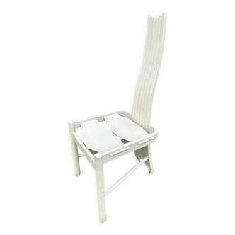 Chaise moderniste bois massif