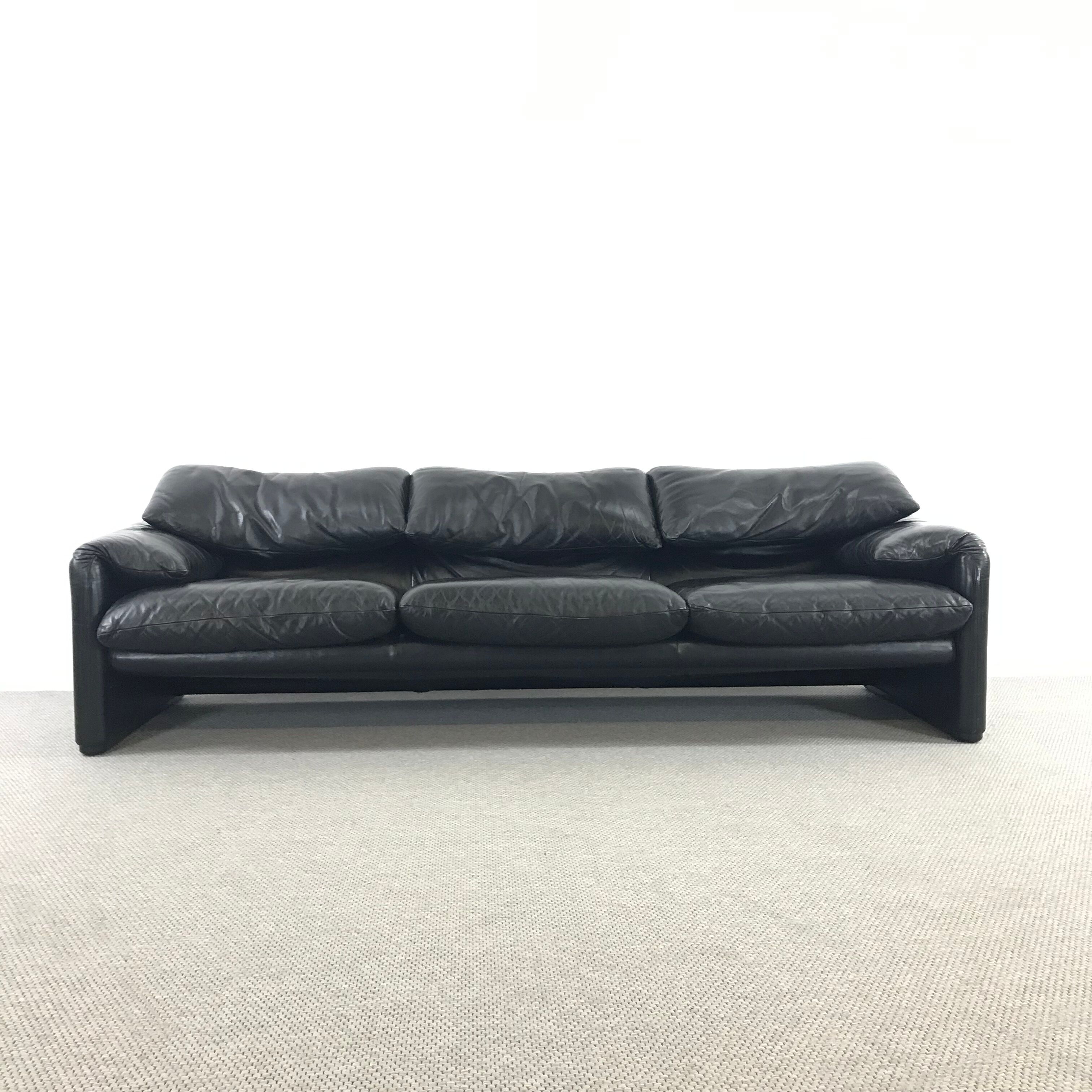 Maralunga 3-Seat Sofa in black leather by Vico Magistretti for Cassina