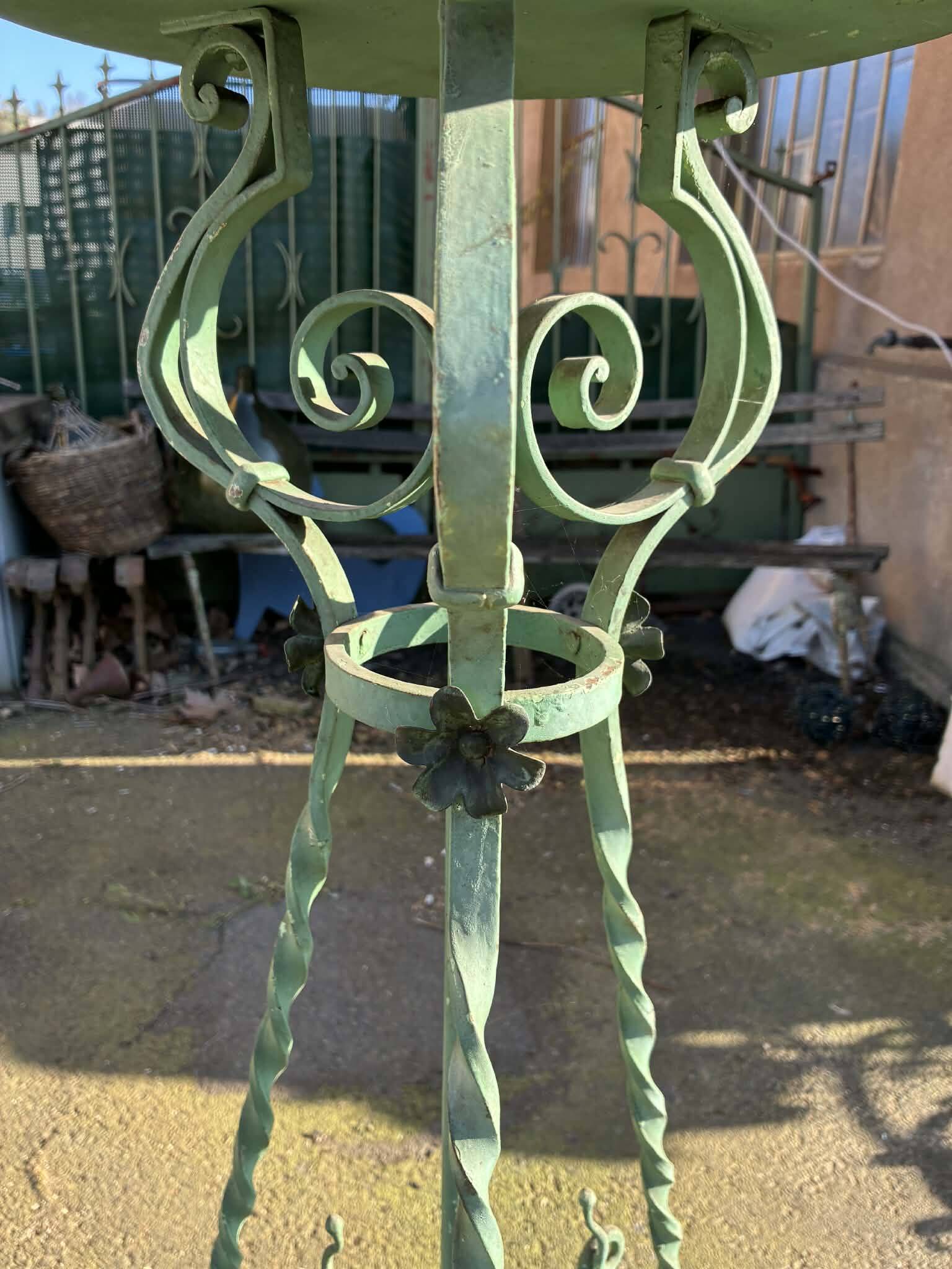 Plant stand, pot holder