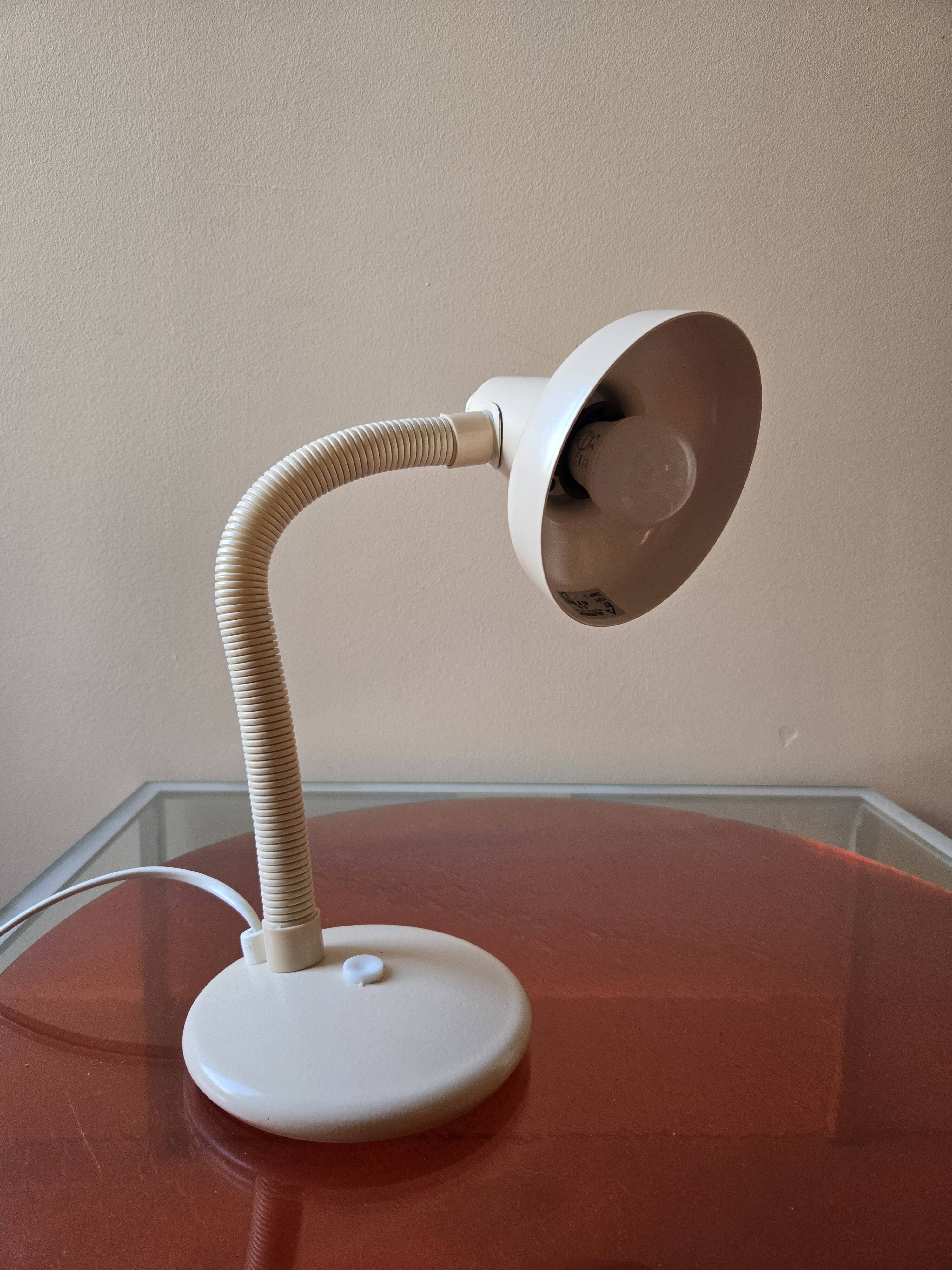 New flexible bedside lamps Aluminor - Vintage design in pink colour.