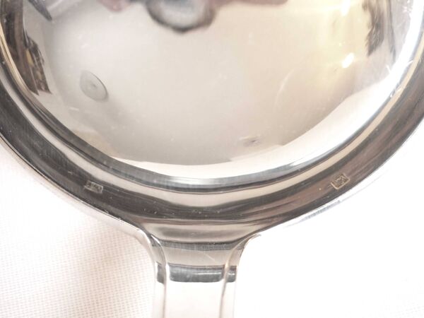 Service métal argenté 12 cuillères soupe, 12 fourchettes et louche.