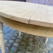 Round extendable dining table Louis Philippe stripped in oak 1960 100cm