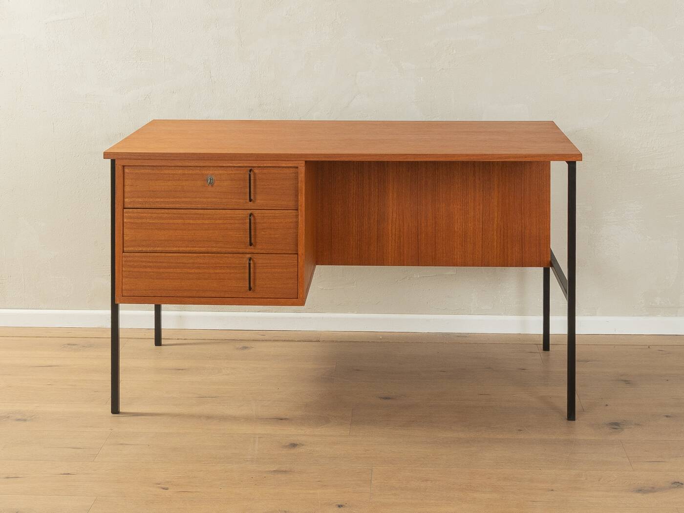 Minimalist freestanding desk from the 1960s by Günter Renkel for Rego Möbel