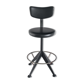 Vintage swivel workshop chair in skai and iron, Spain 1960