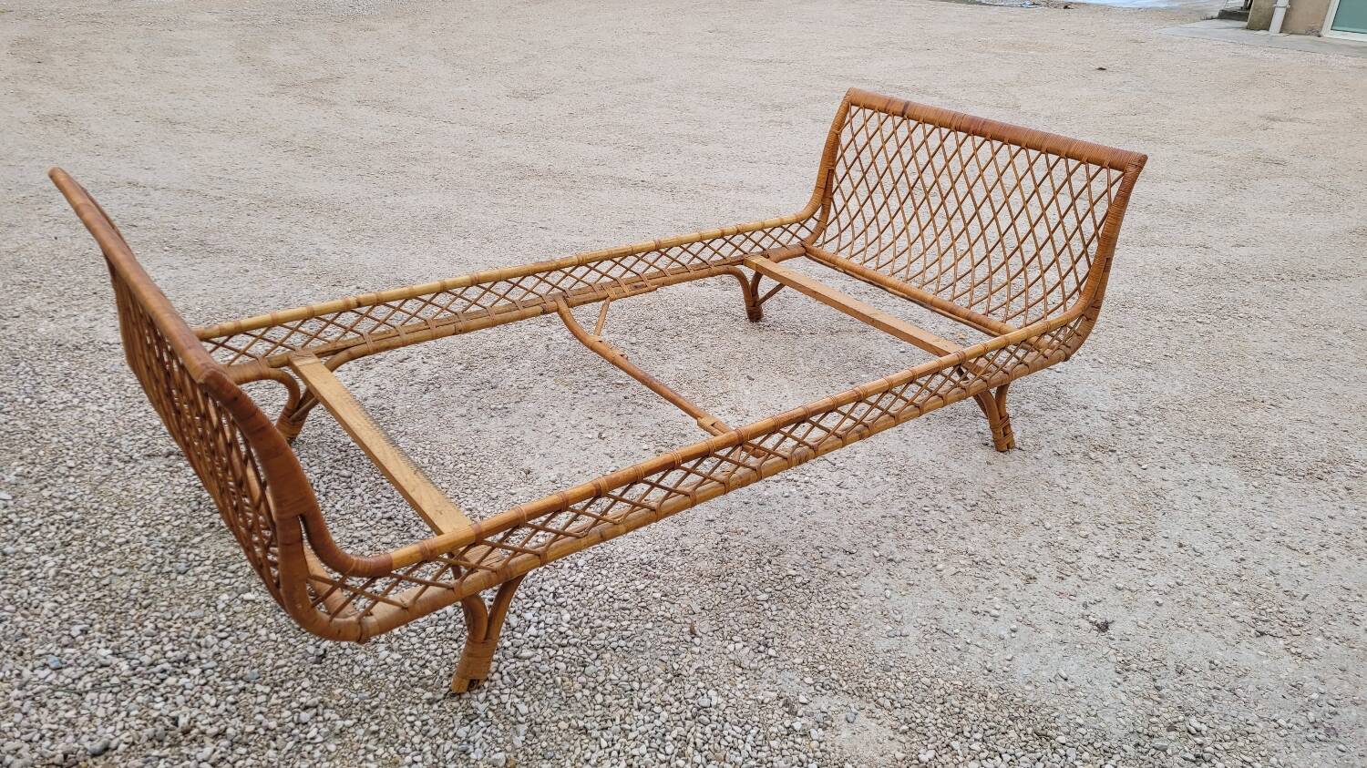 Vintage rattan daybed in basket shape - 1950s
