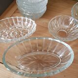 Chiseled glass ramekin set