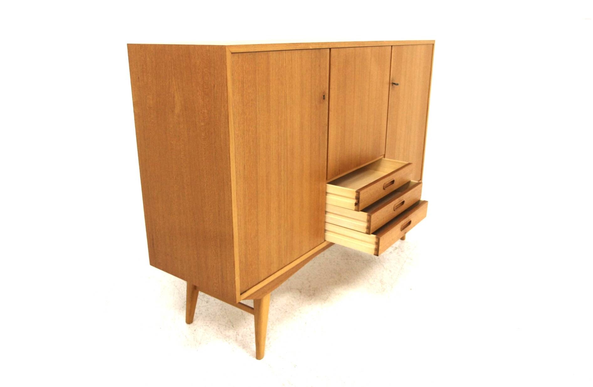 Enfilade scandinave en teck et en chêne, Suède, 1960