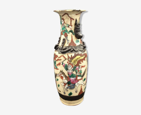 Vase en porcelaine de Chine région de nankin fin XIXe début 1900 signé