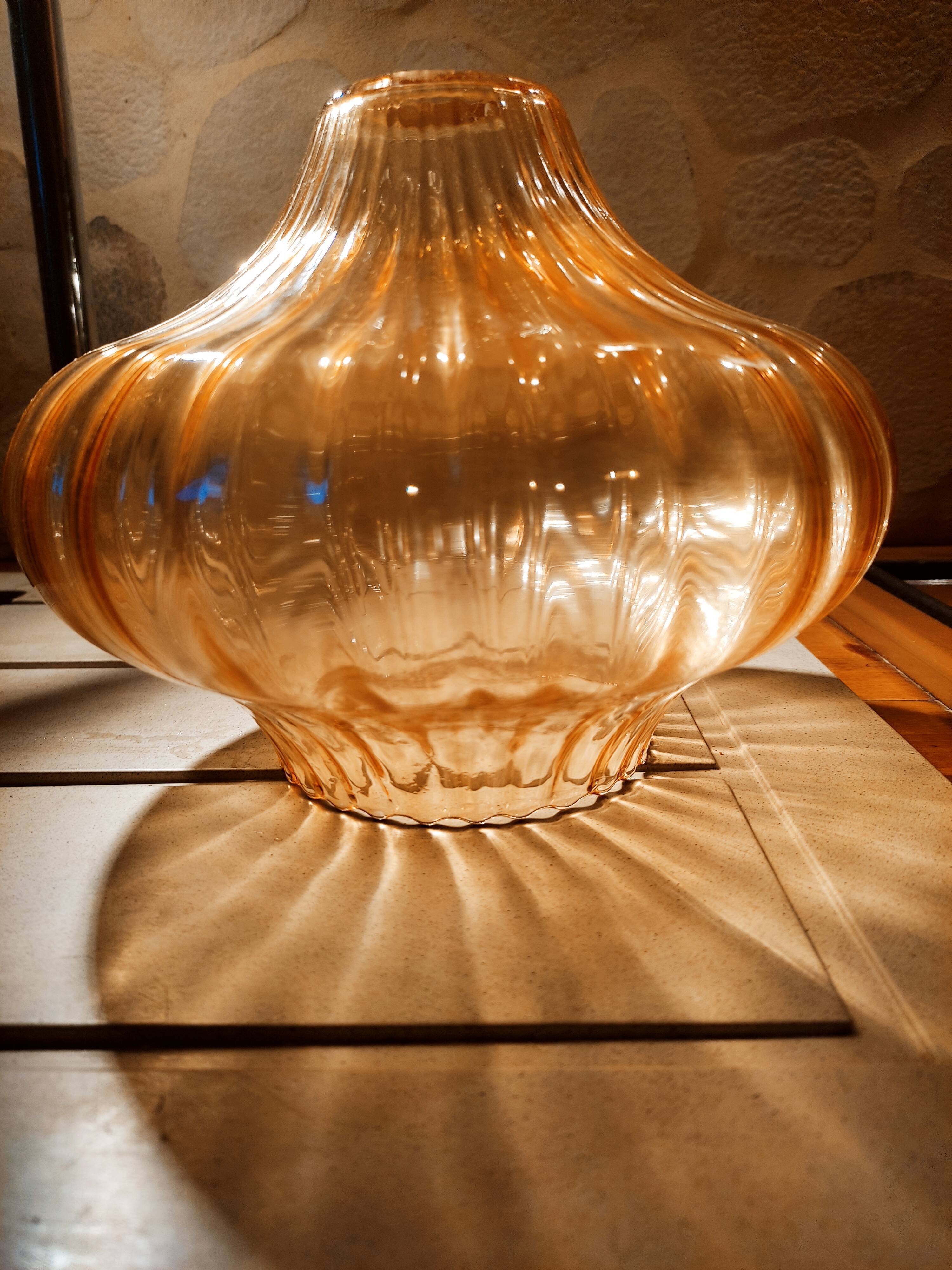 Amber glass suspension globe