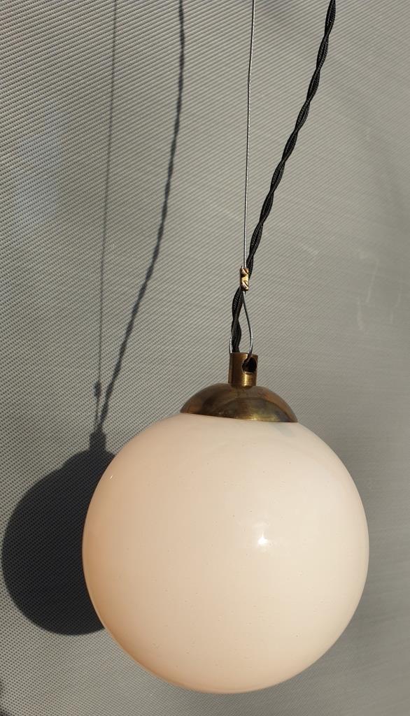Baladeuse globe verre opalin d15