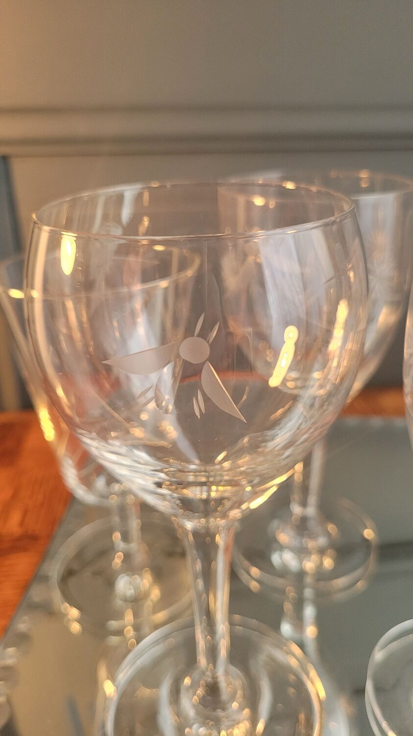 Chiseled glasses 60's