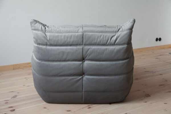 Canapé 2 places et fauteuil ''Togo'' modèle dessiné par Michel Ducaroy 1973