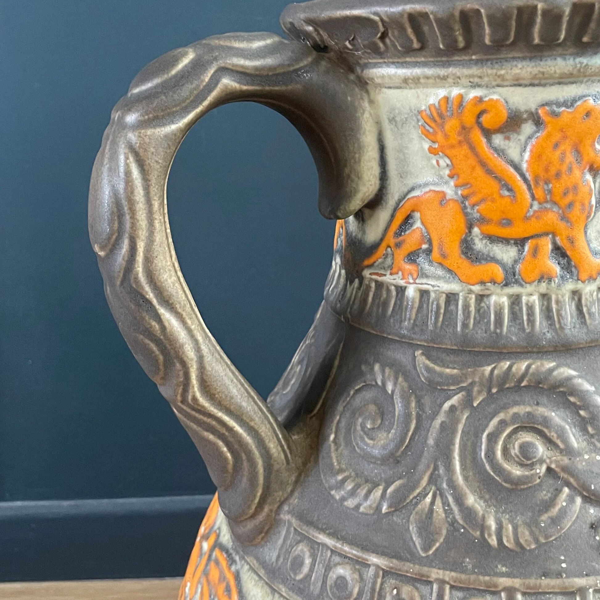 Vase de sol West Germany - motifs cavaliers orange