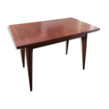 Table scandinave