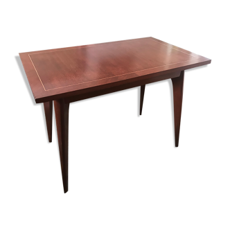 Table scandinave