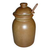 Mustard maker CNP sandstone Village France