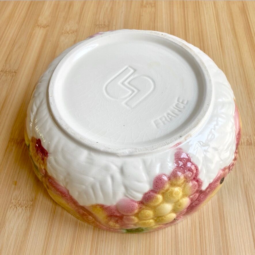 Salad bowl in slip Sarreguemines