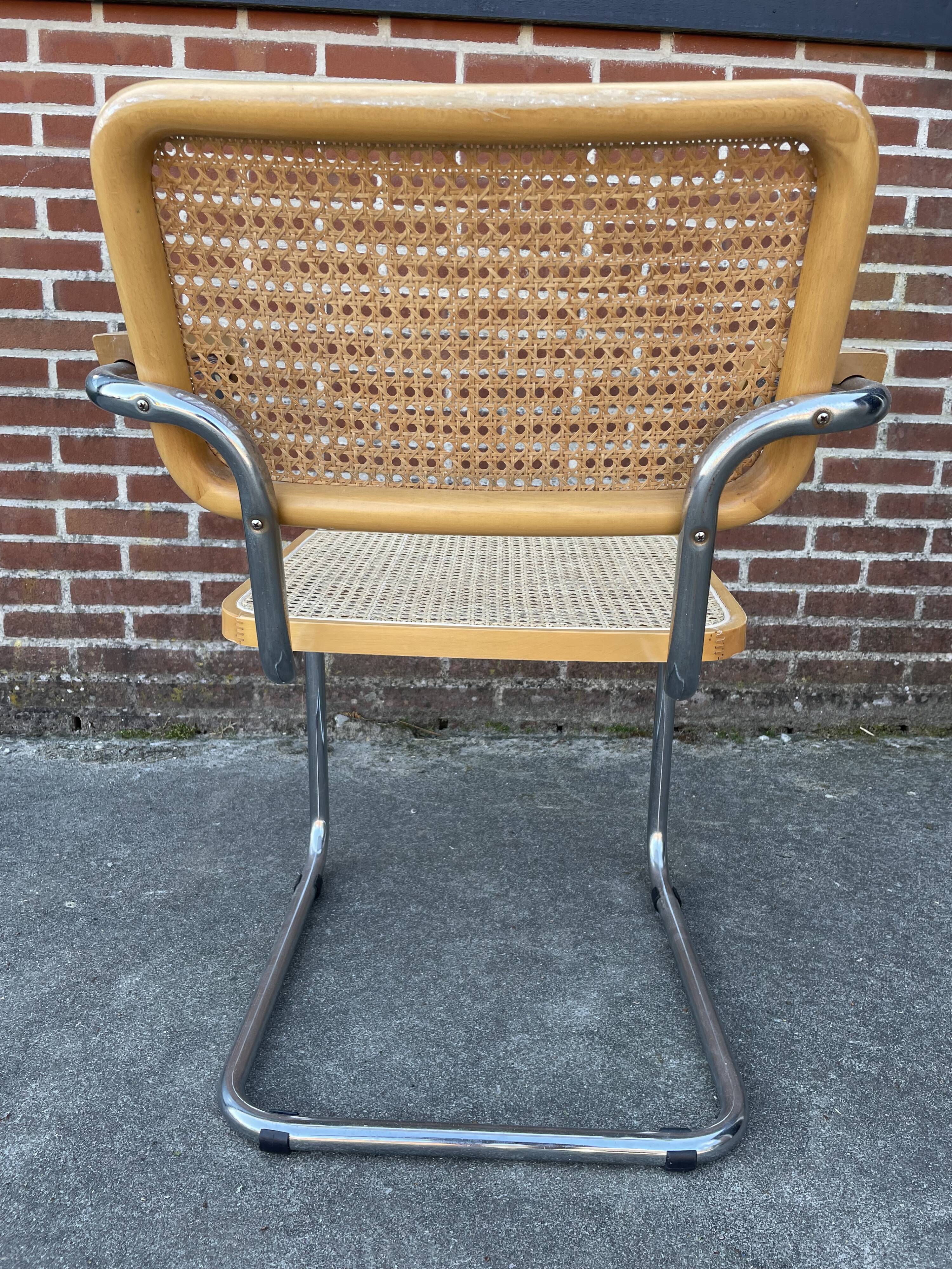 Cesca chair B64 with armrests by Marcel Breuer Design