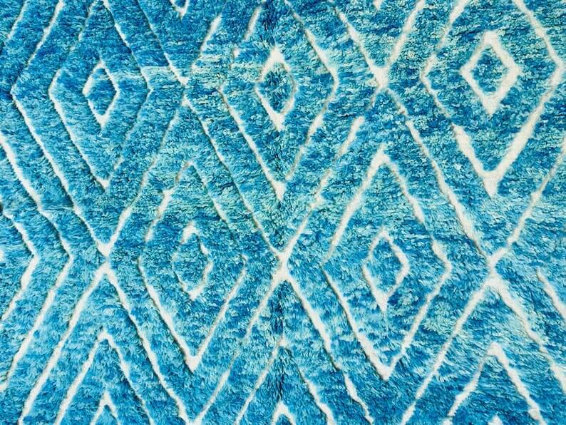 Handmade traditional Berber rug size 150 x 250 cm