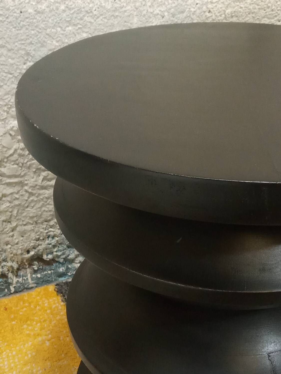 Tabouret en bois massif