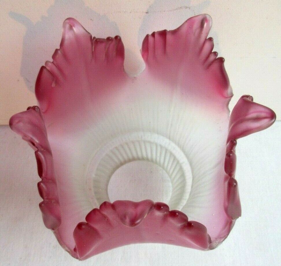 Art Deco Nouveau lamp tulip, pink glass flower, 5 ribbed petals raised