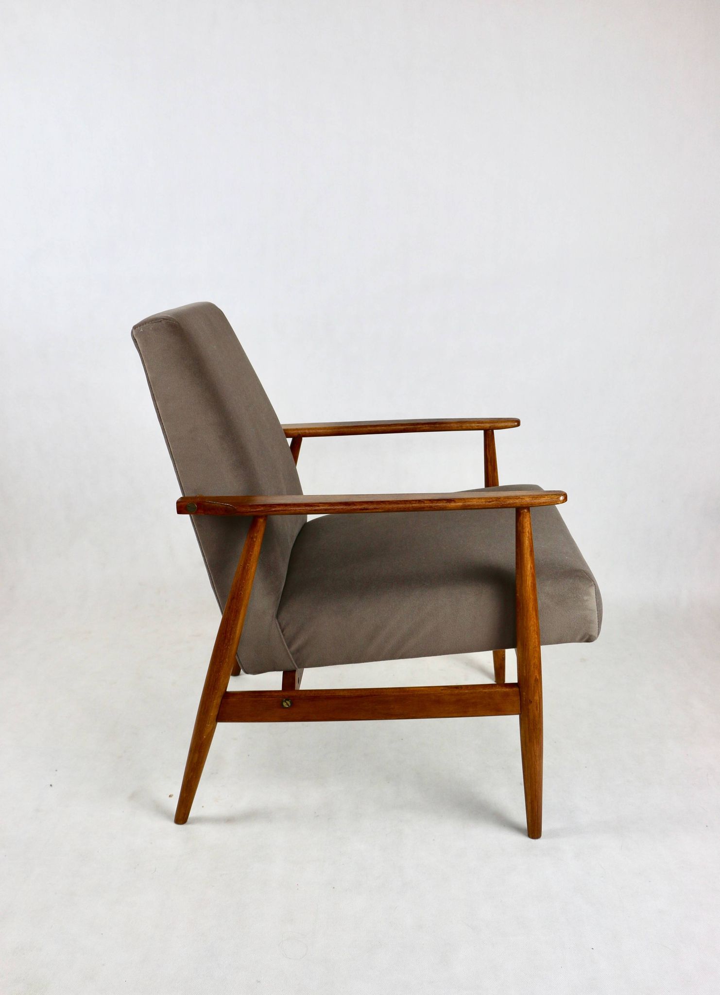Fauteuil Lis, années 1970, velours marron chocolat clair Jade