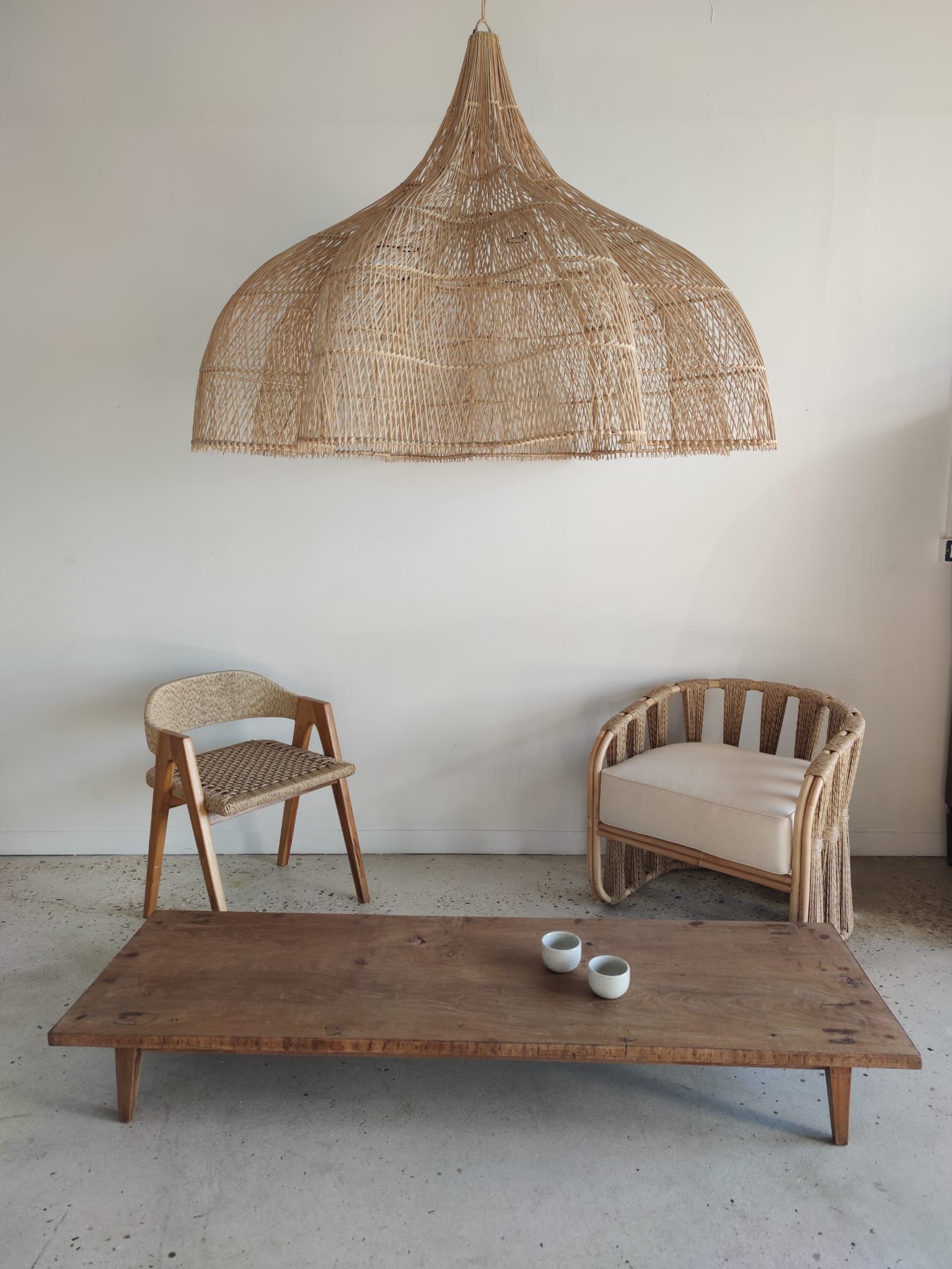 Huge rattan suspension in the shape of a corolla H:1m; D: 1m50
