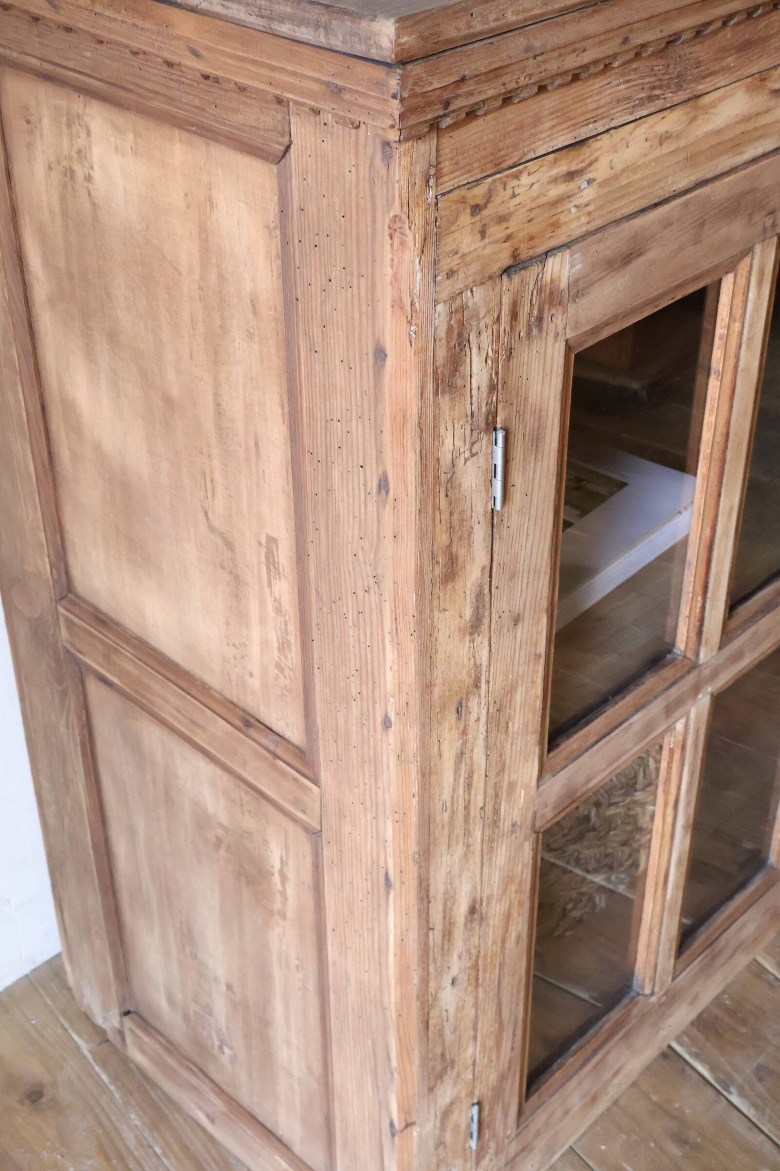 Antique display cabinet (renovated)