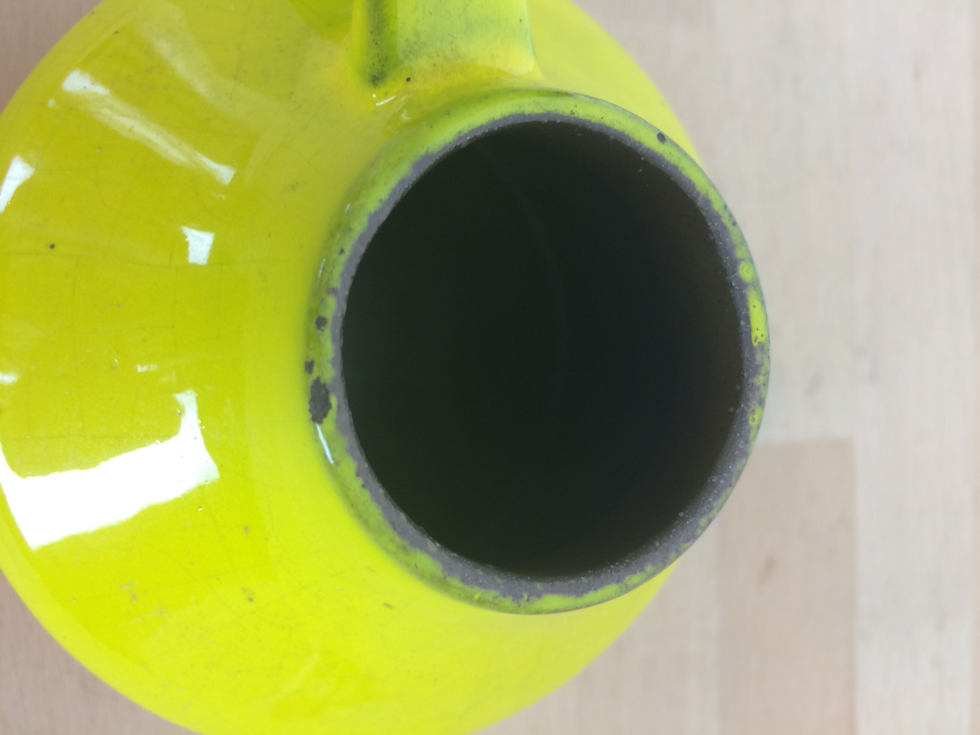 Tricolor ceramic vase