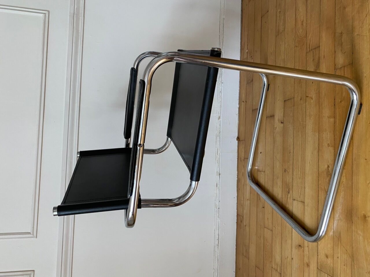 Cantilever bauhaus armchair