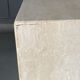 Cube en travertin table de chevet ou socle vers 1970-1980