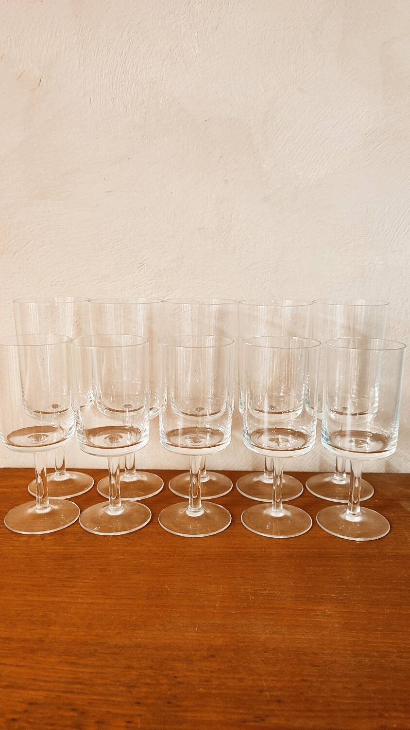 10 old cylindrical crystal glasses