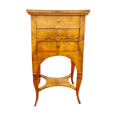 Travailleuse style Louis XV en ronce de noyer