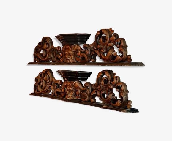 Paire d'élément de boiserie en bois sculpté