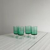 4 verres à liqueur en verre vert translucide