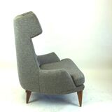 Fauteuil à oreilles monumental gris autrichien du milieu du siècle par Oswald Haerdtl