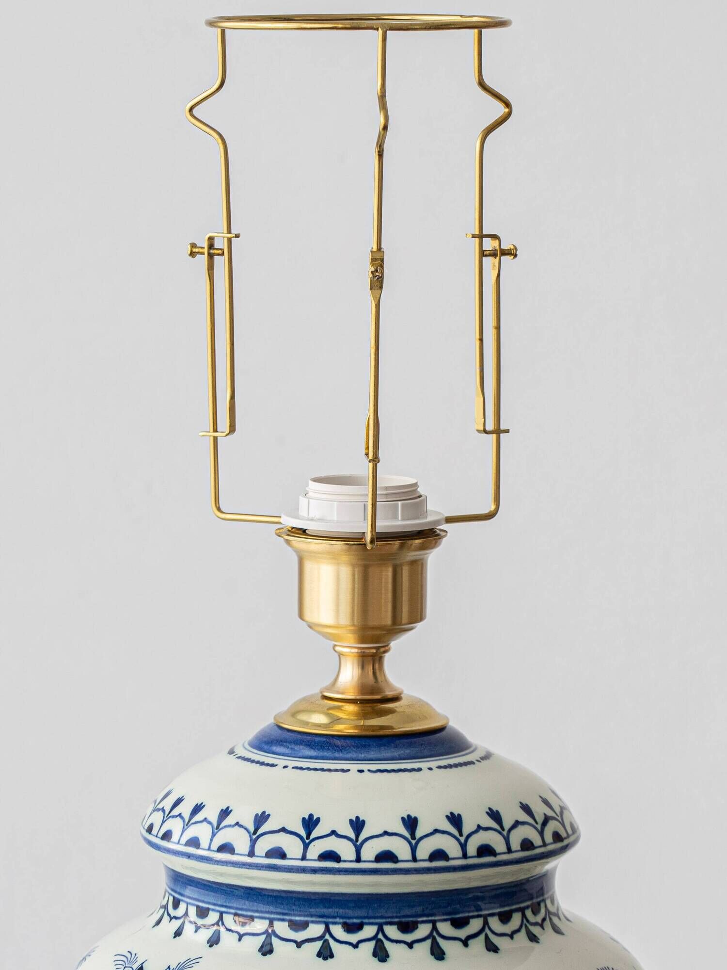 Vintage Table Lamp in Delft Style, Hand-Painted Blue and White, Ram Arnhem, New Shade