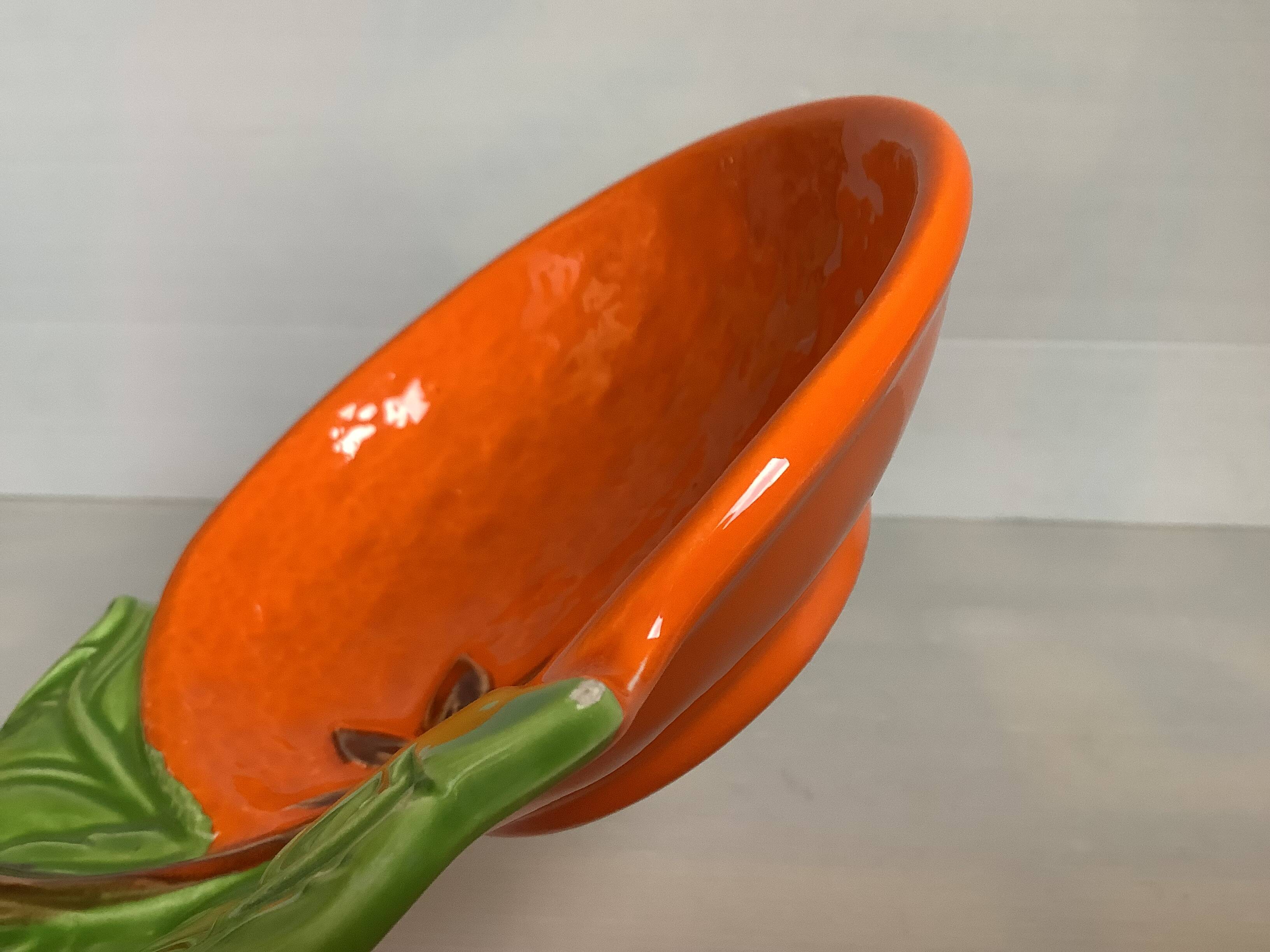 Empty fruit slip bowl pocket