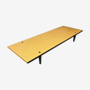 Table basse jaune