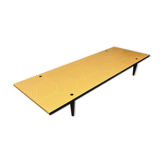 Table basse jaune