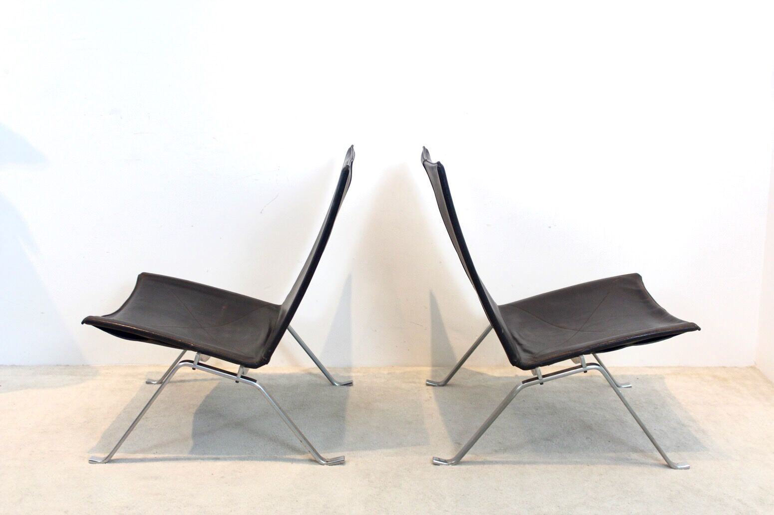 Fauteuils PK22 en cuir brun par Poul Kjærholm pour Fritz Hansen