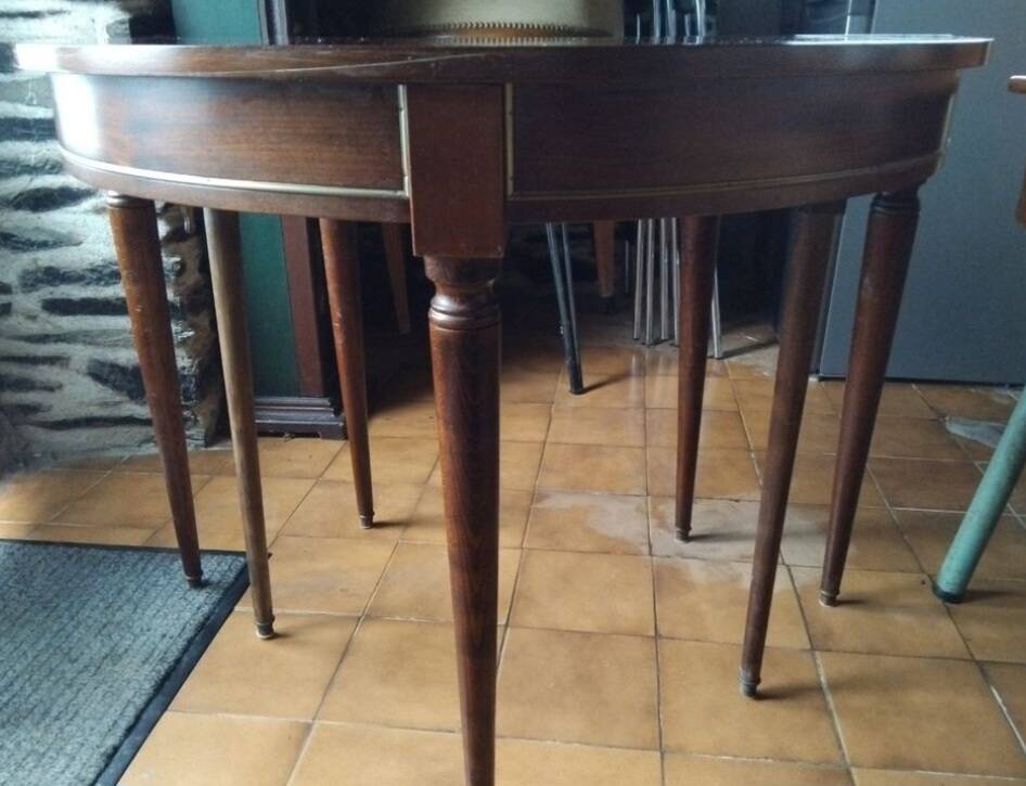 Half-moon table