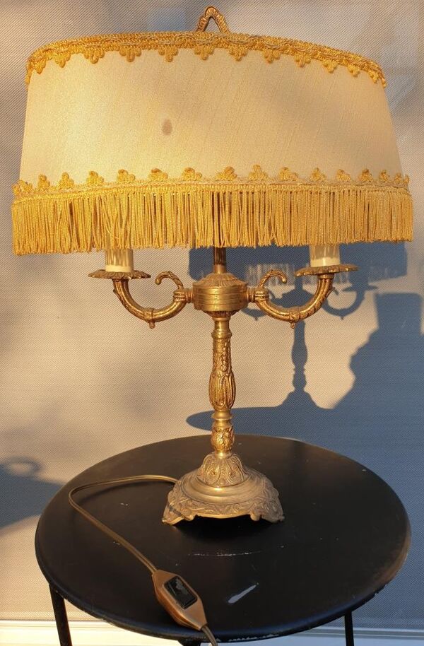 Lampe bouillote néo-classique 1960 laiton et abat-jour à franges