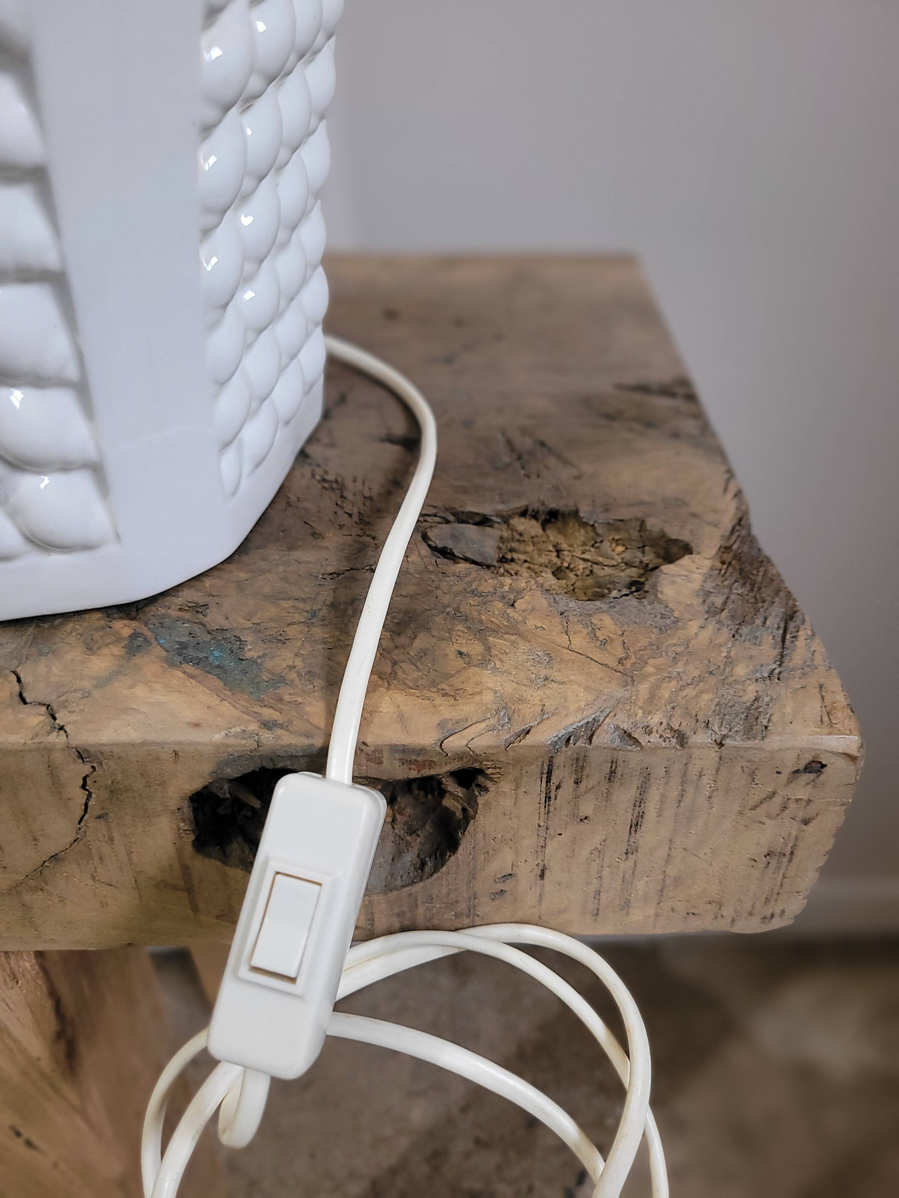 Antique contemporary style lamp