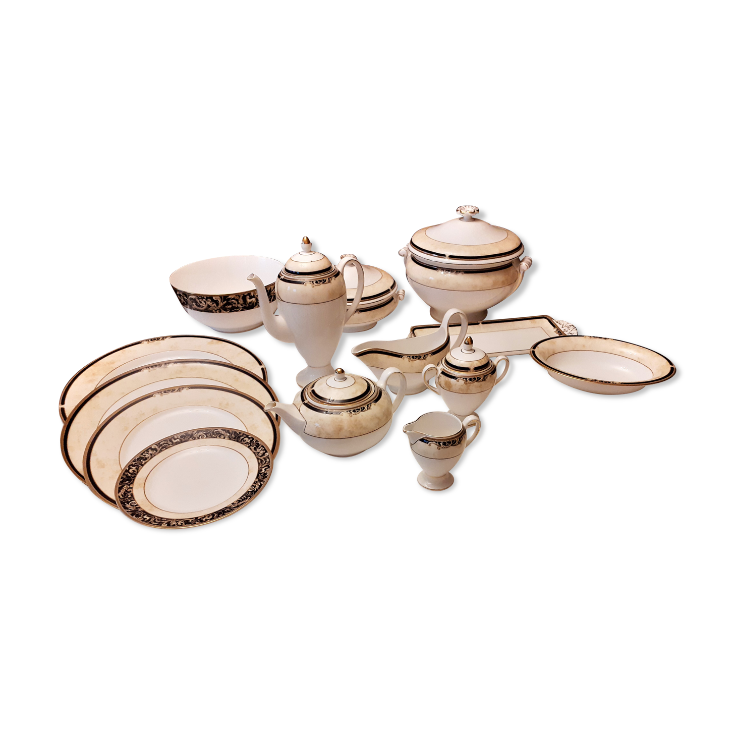 Table service Wedgwood fine porcelain model cornucopia