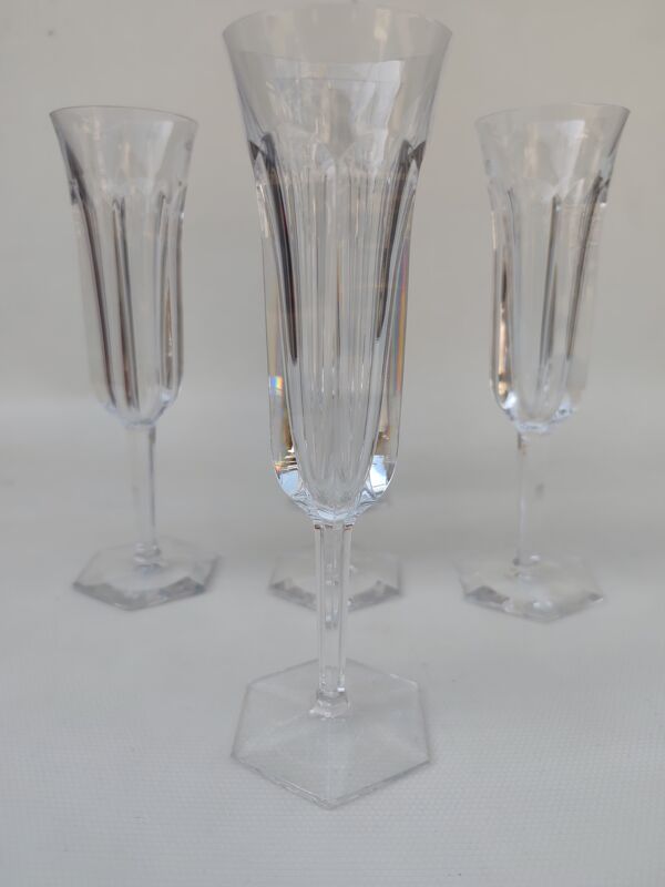 5 flûtes à champagne en cristal de baccarat, modèle Malmaison.