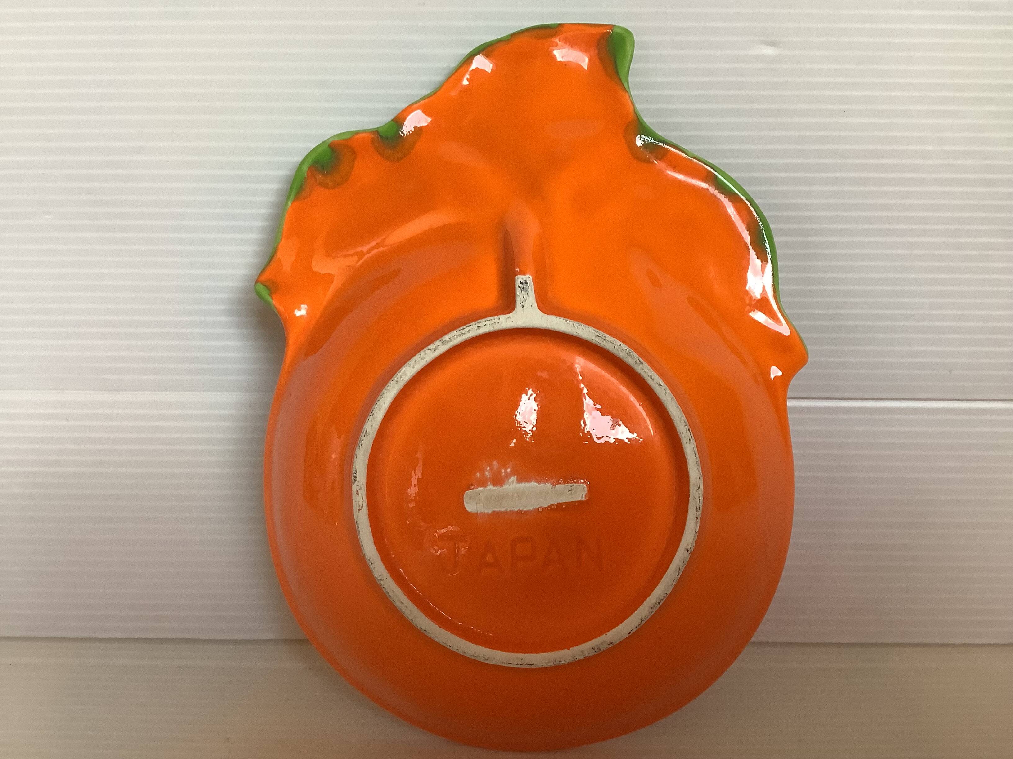 Empty fruit slip bowl pocket