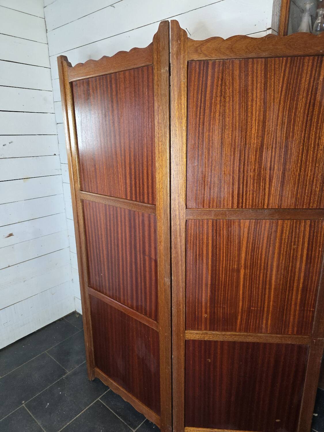 Three-panel screen in mahogany