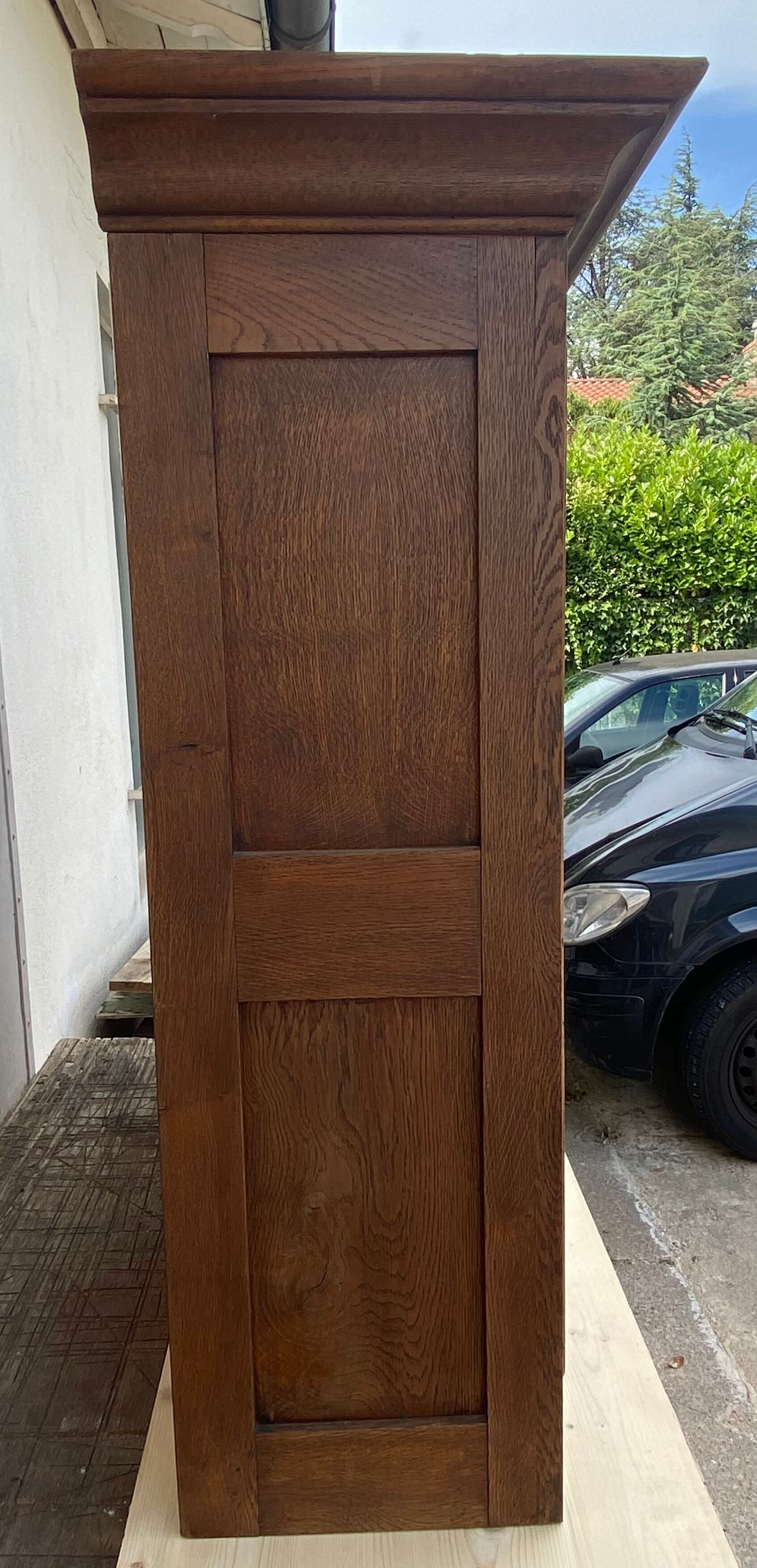 Furniture bahut three old body